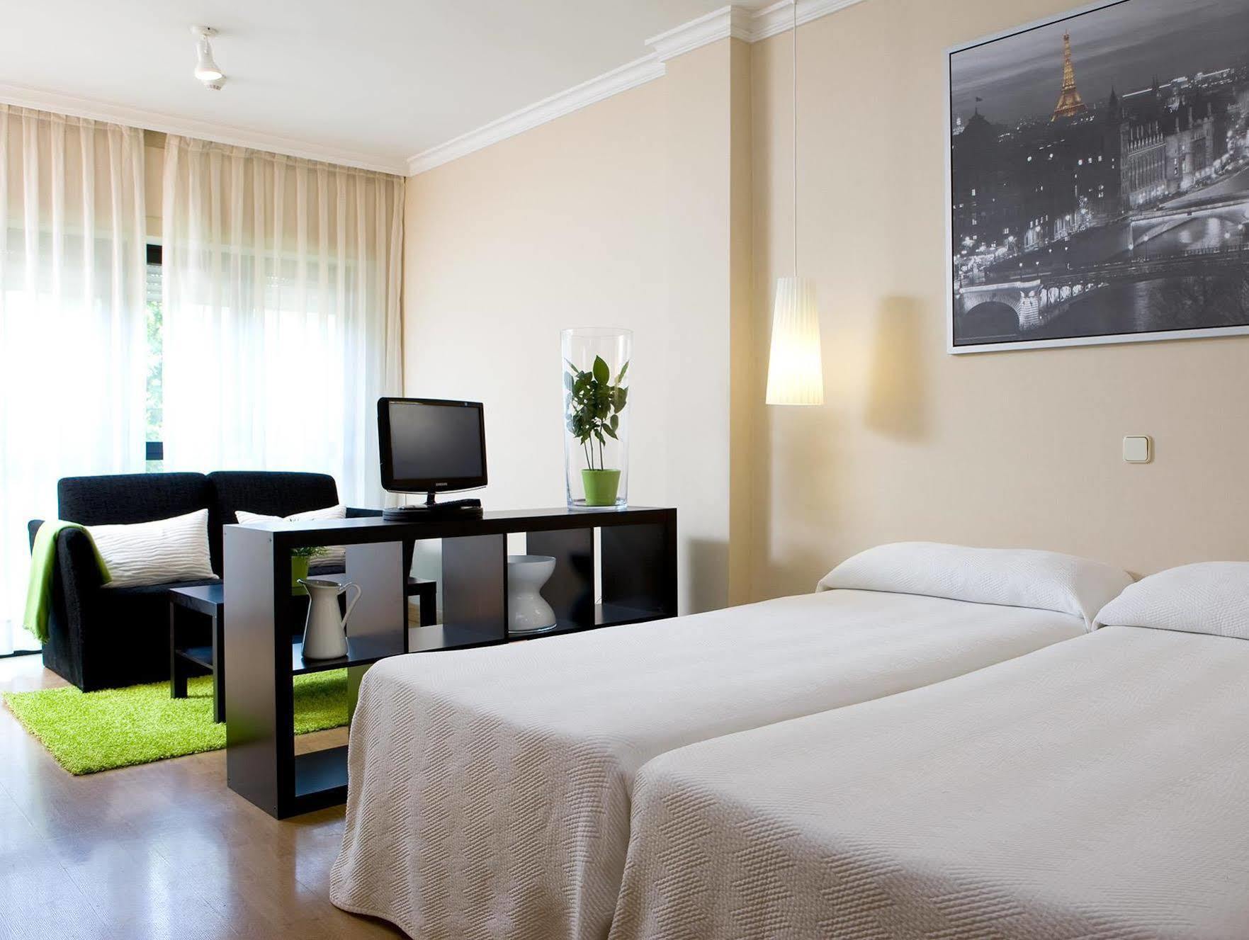 Apartamentos Th La Florida 马德里 外观 照片