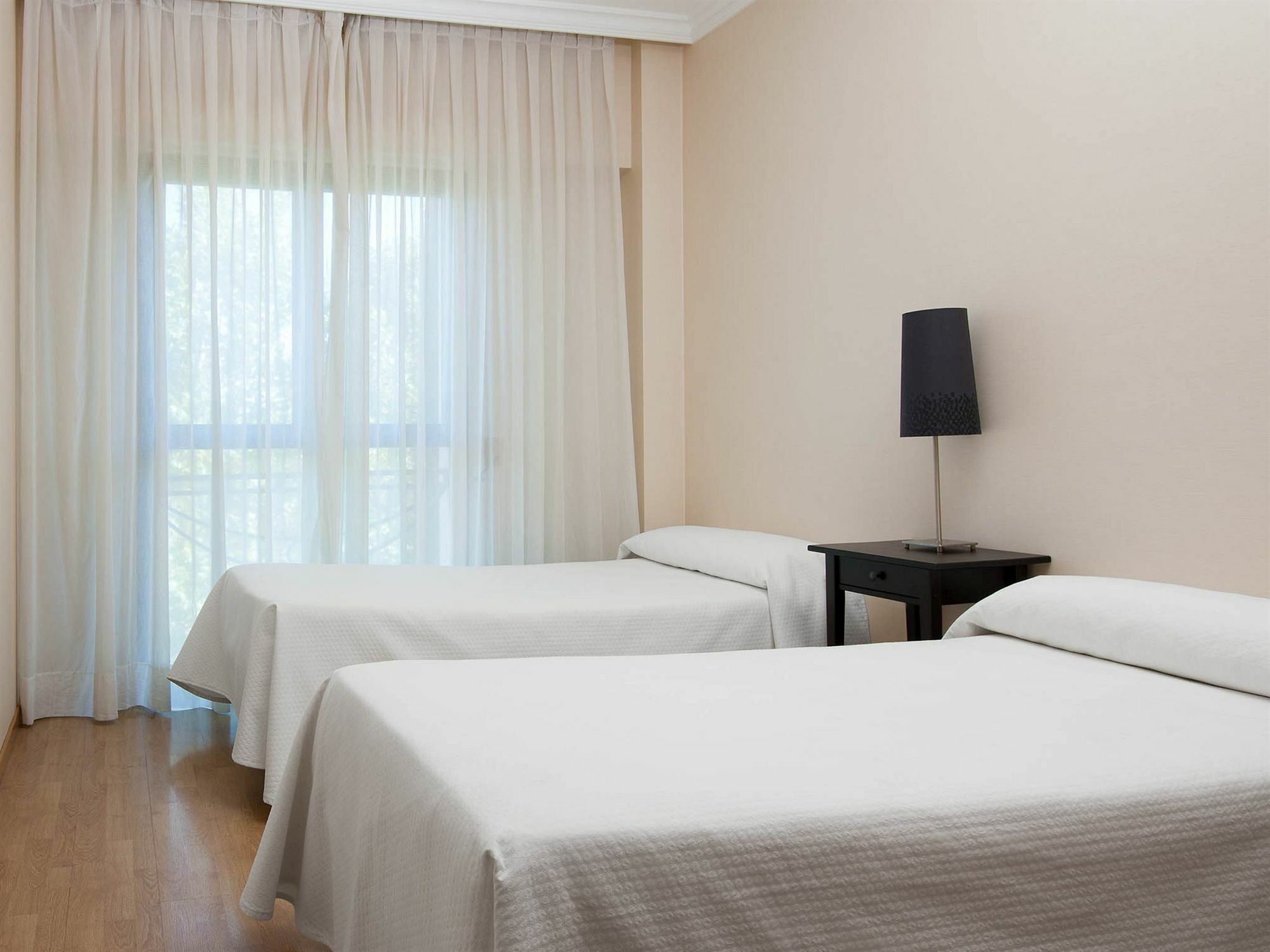Apartamentos Th La Florida 马德里 外观 照片