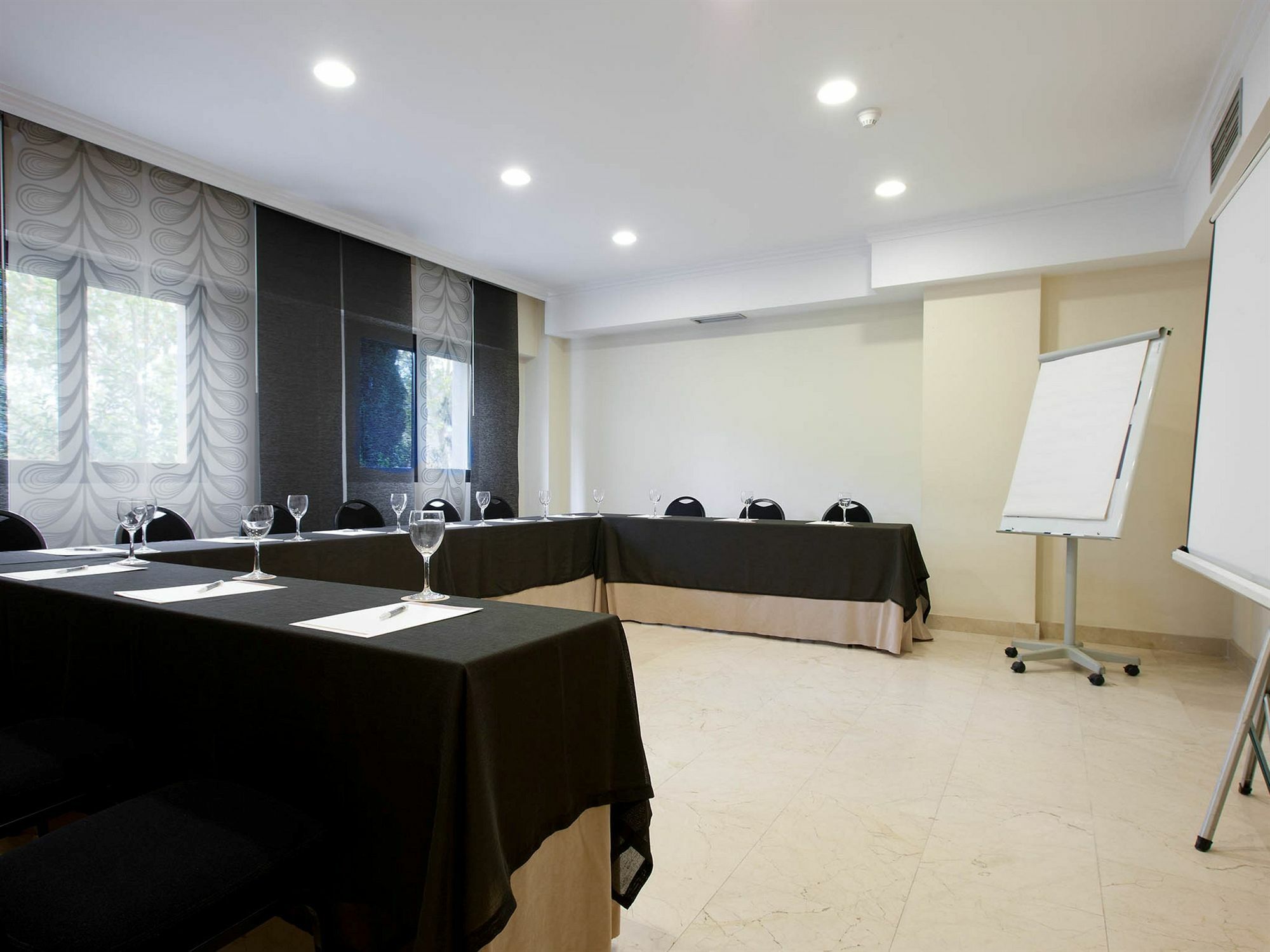 Apartamentos Th La Florida 马德里 外观 照片