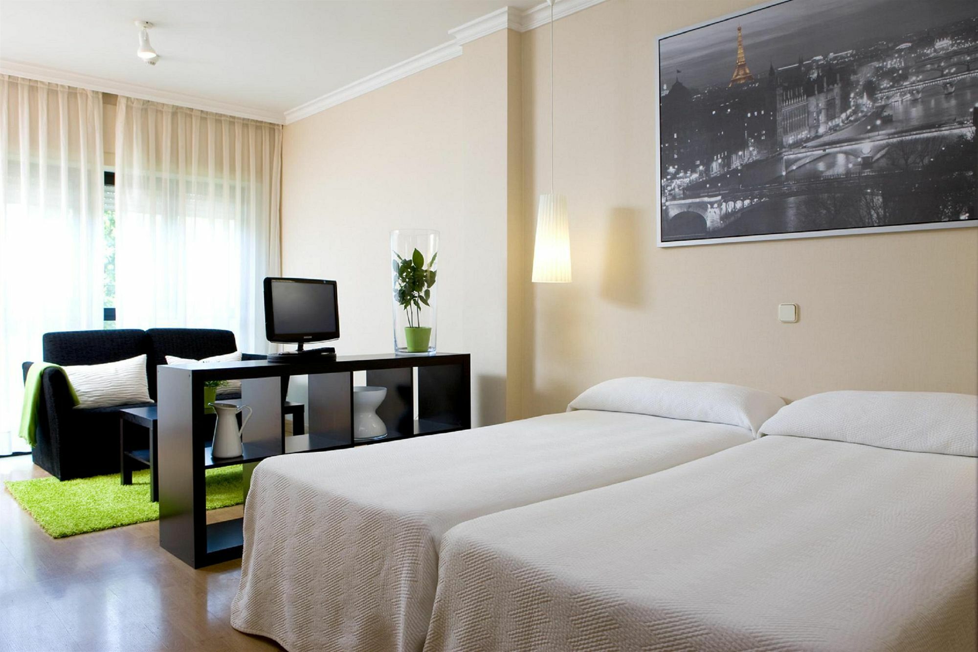 Apartamentos Th La Florida 马德里 客房 照片